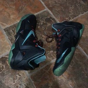 listing-status-banner